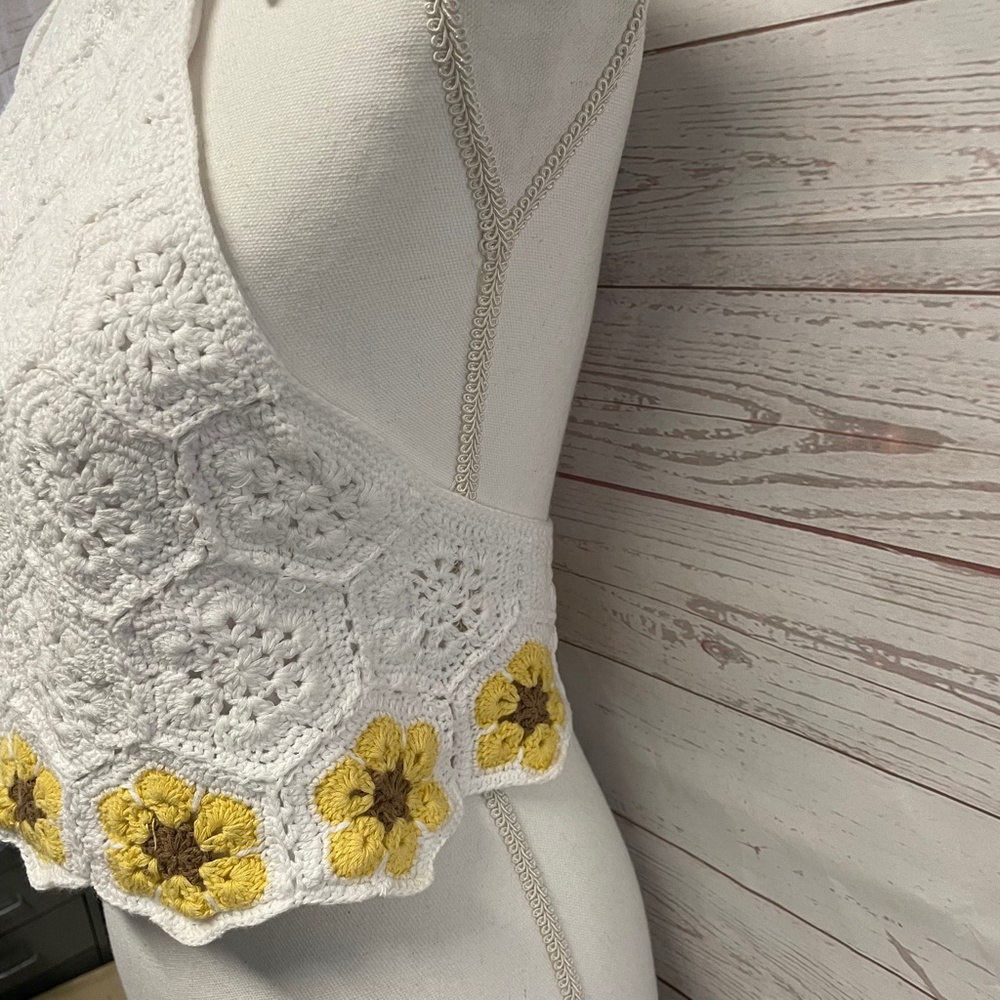 Show Me Your Mumu Crochet Garth Granny Square Halter Top - Picture 3 of 10
